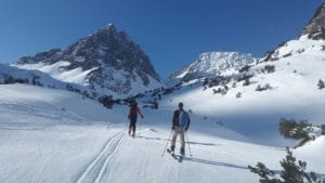 backcountry-skiiing